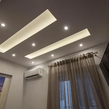 Apartment G.douglas Diamond *