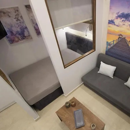Apartment G.douglas Diamond
