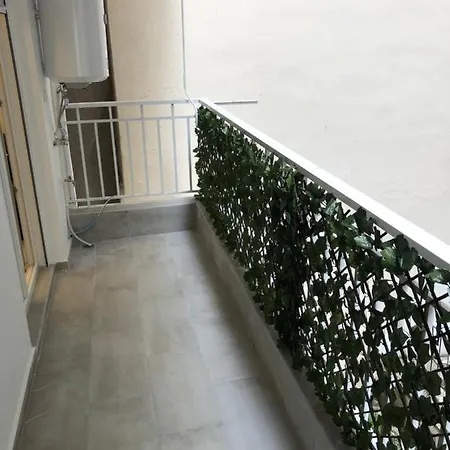Apartment G.douglas Diamond *